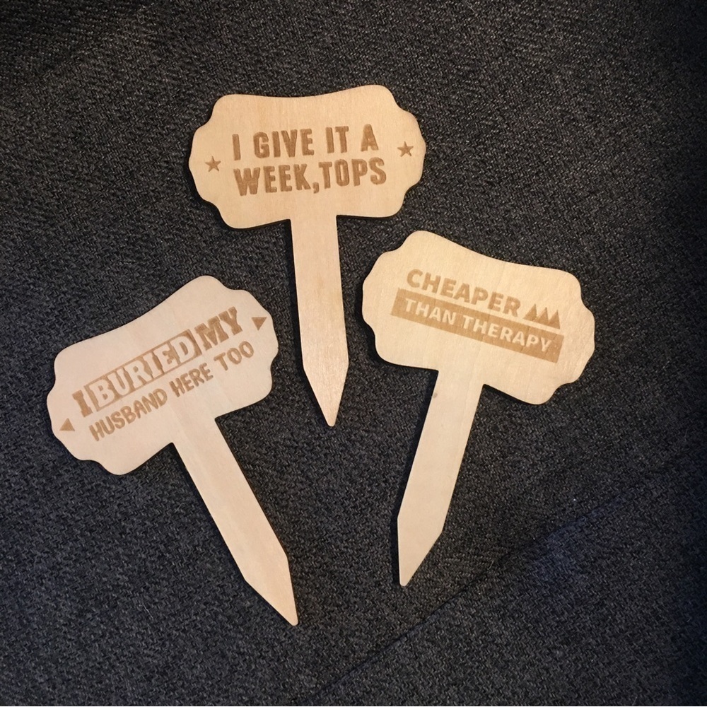 Set/3 Funny Plant Markers, Wood (BURIED)